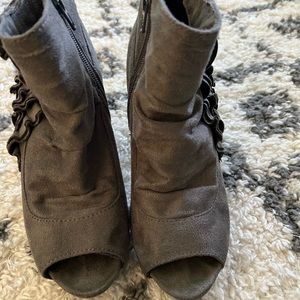 Aldo grey suede peep toe heels size 38